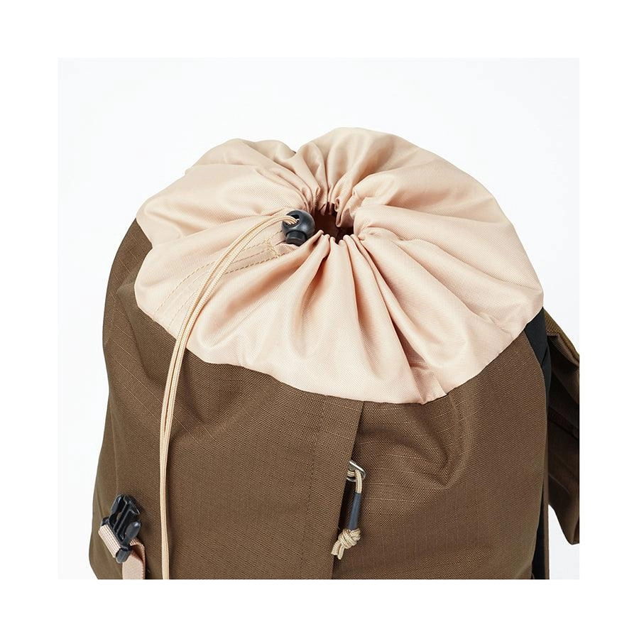 HELLOLULU Saro Utility Flap Backpack Mtan Khaki