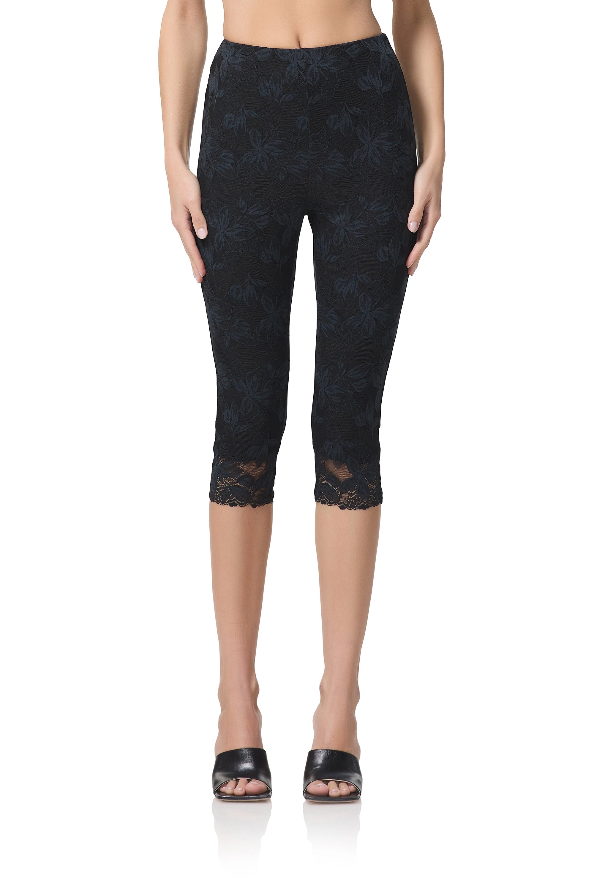 Mikeala Lace Capri Legging - Noir