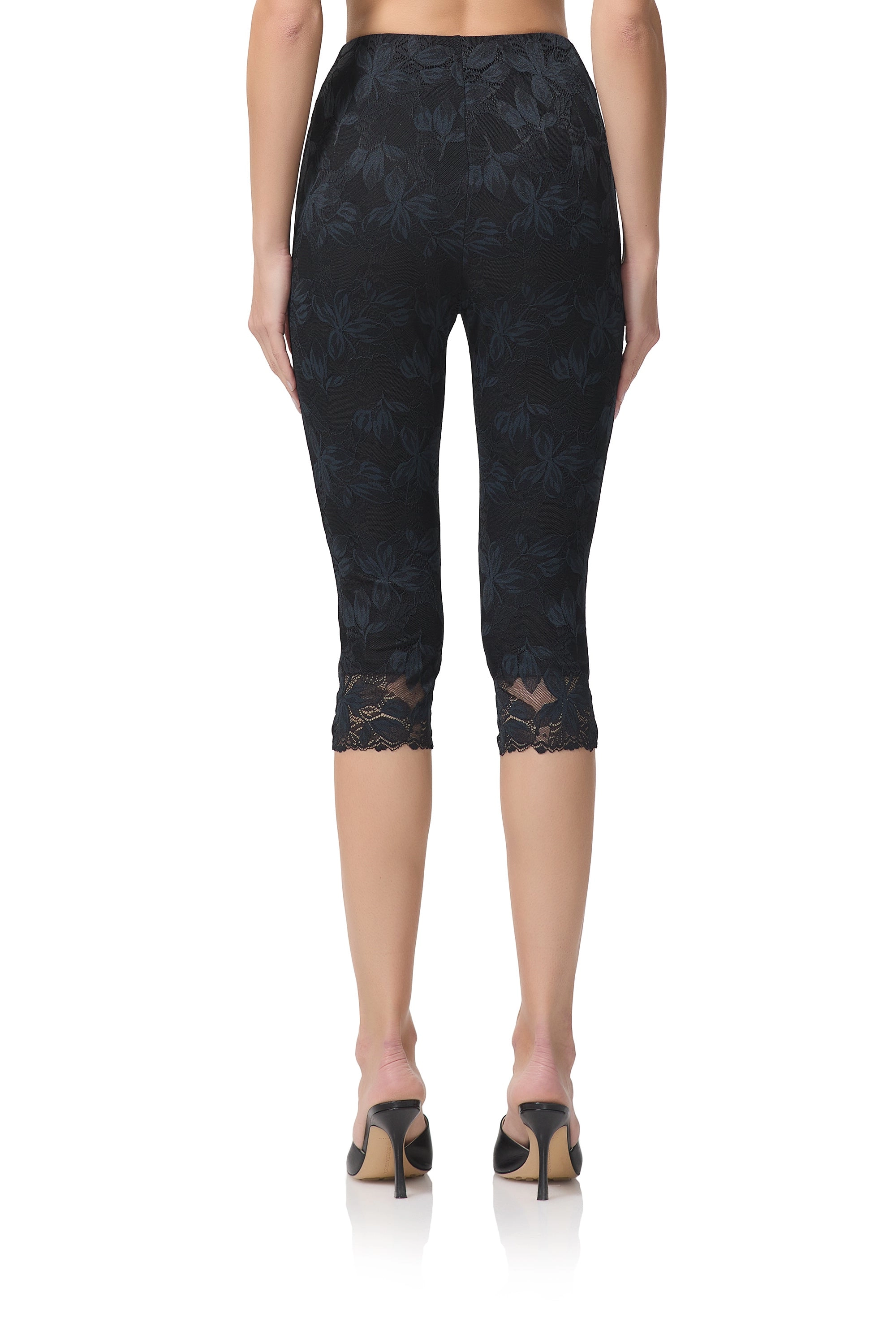 Mikeala Lace Capri Legging - Noir