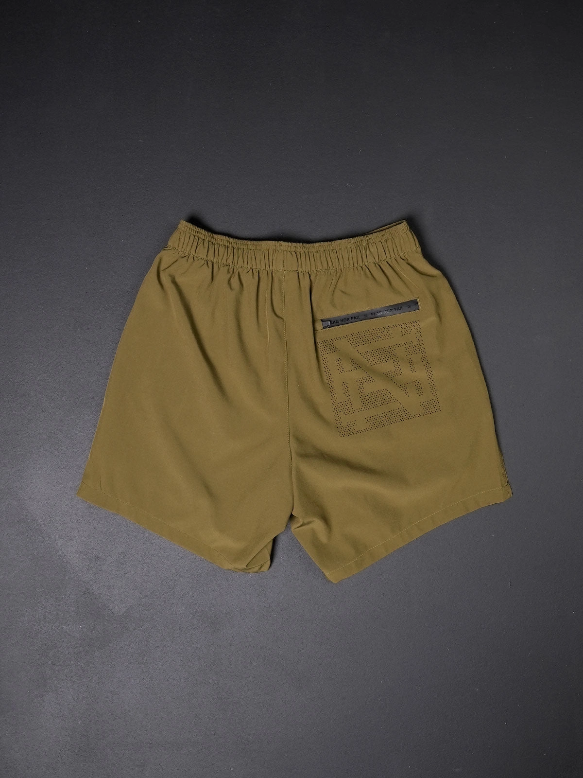 MOMENTUM  SHORTS - OLIVE