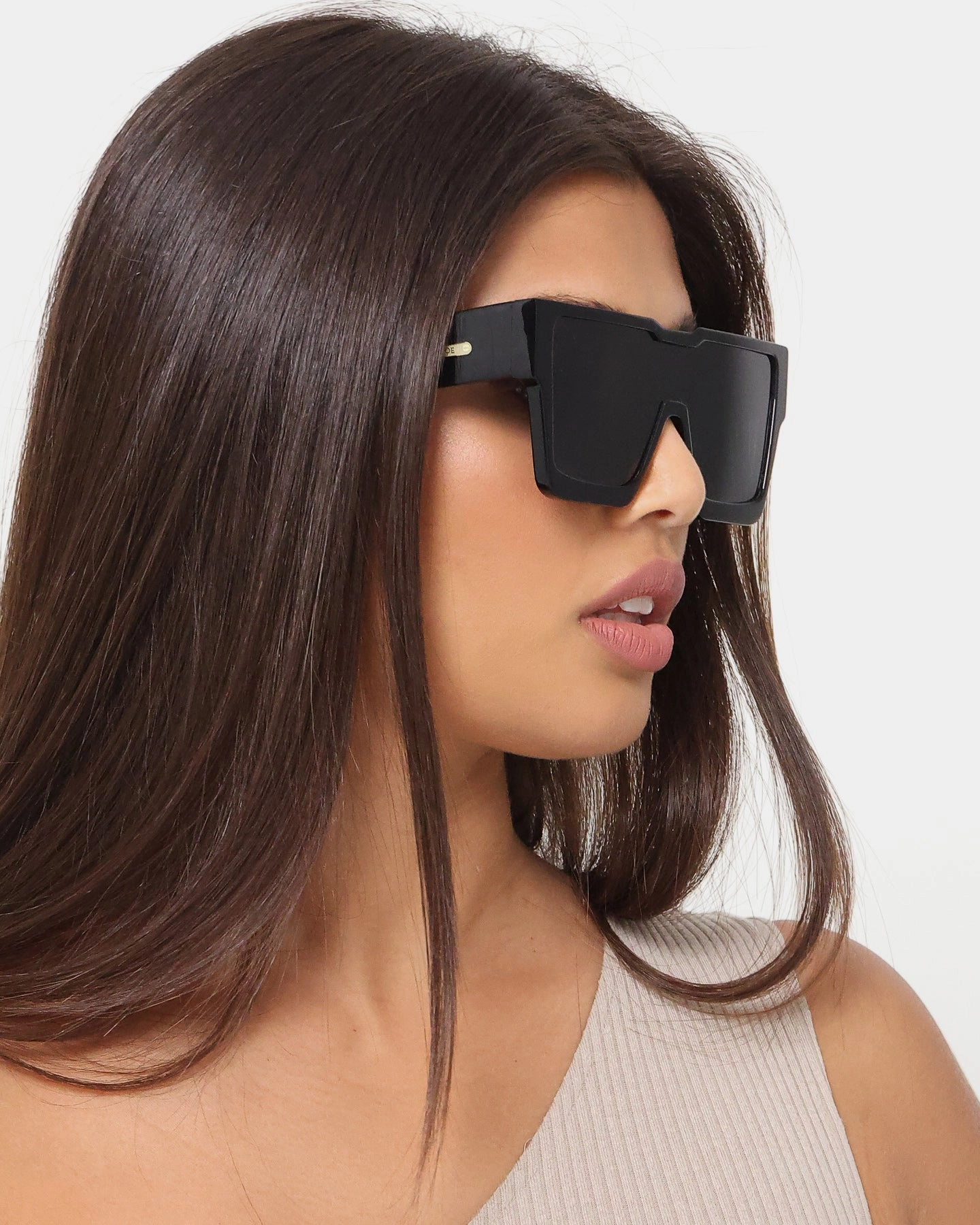 NUQE Atlantic Sunglasses Black/Gold