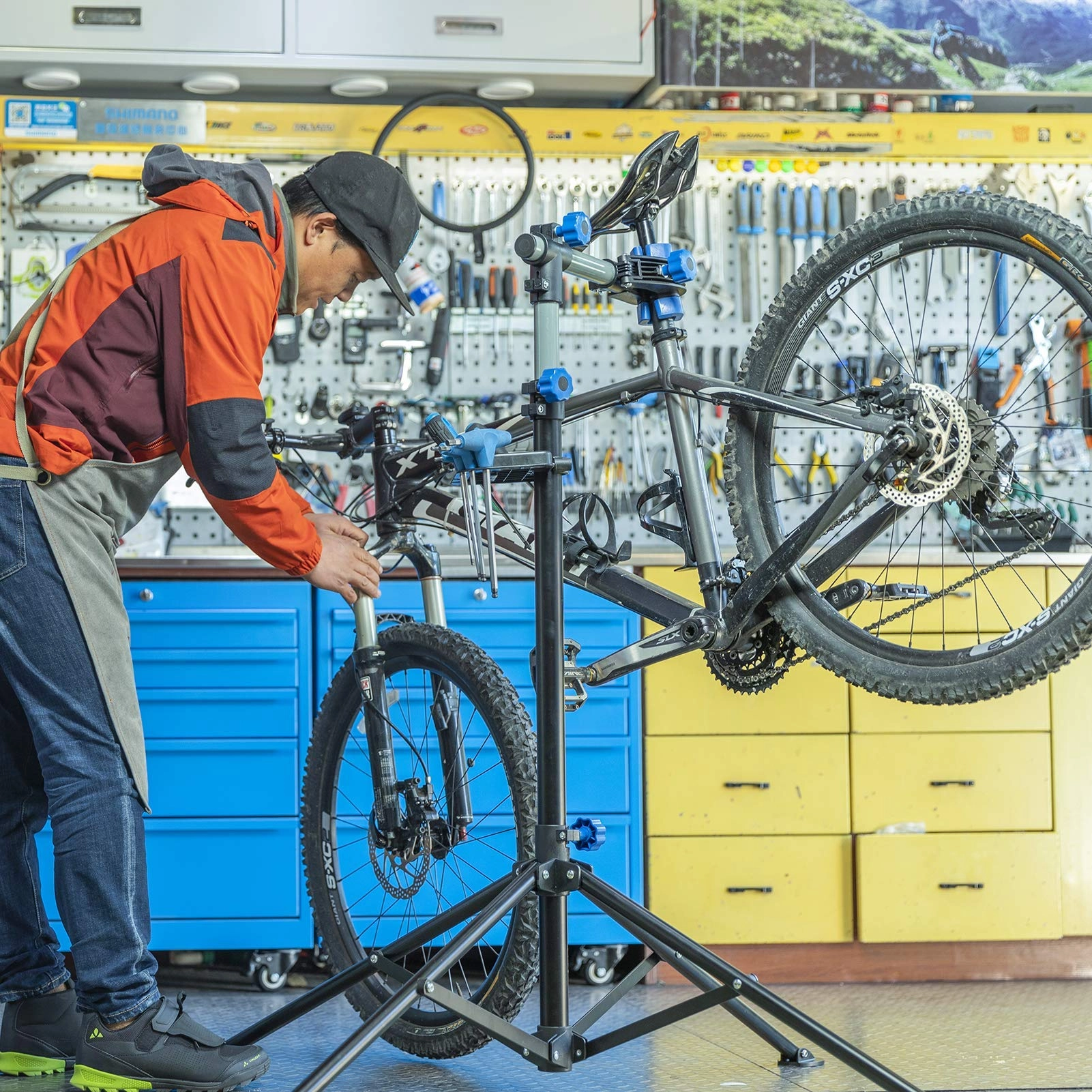 ROCKBROS Bike Repair Stand for Maintenance Height Adjustable