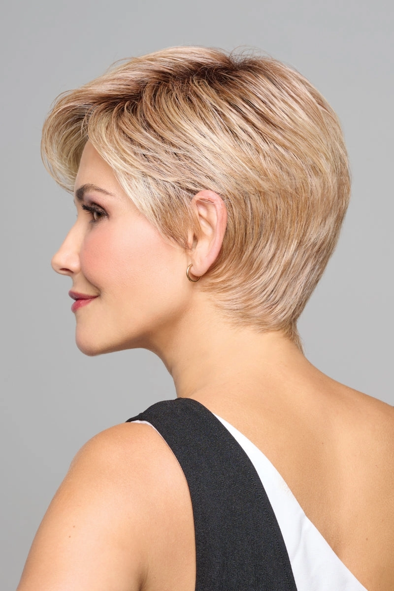Sale - Raquel Welch Wigs - Monologue - Color: Pale Golden Honey (RL16/88)