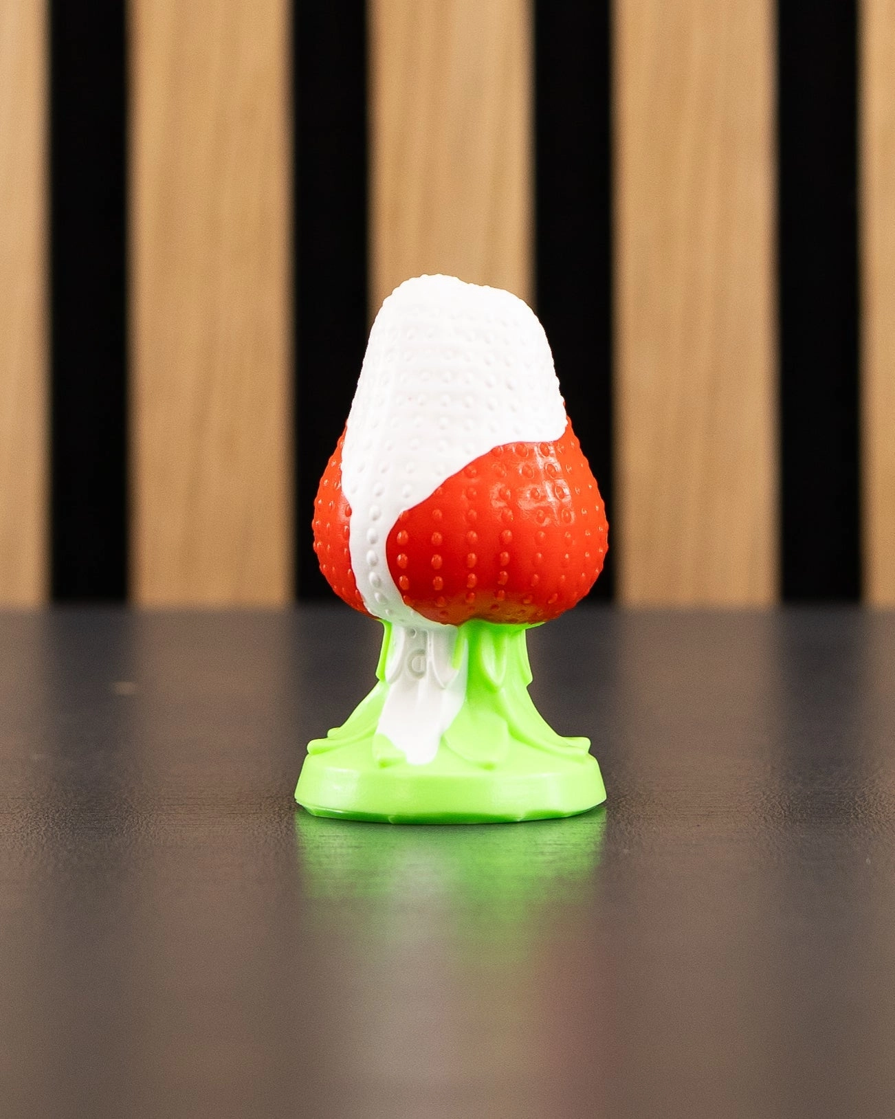 Strawberry Plug - Extra Small, Medium - FLOP - delamination